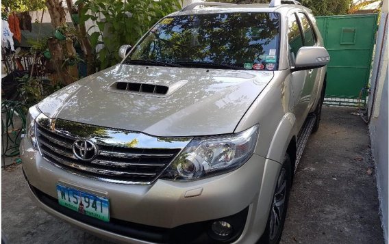 Selling Toyota Fortuner 2014 in Makati-1