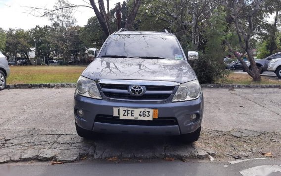 Selling Grey Toyota Fortuner 2006 in Manila-1