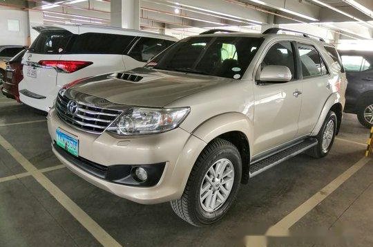 Selling Beige Toyota Fortuner 2013 in Cebu-2