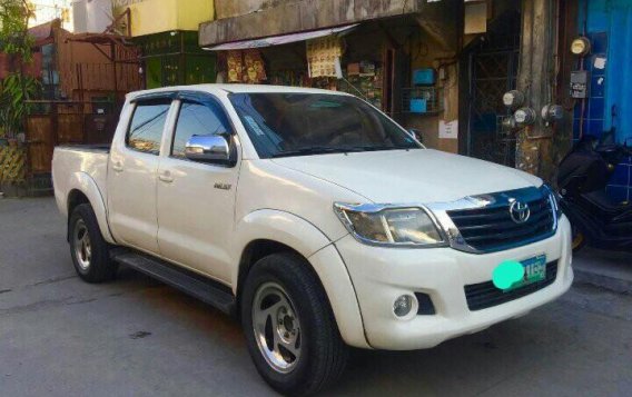 Sell White 2007 Toyota Hilux in Taytay-2