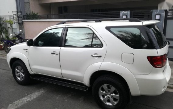 Sell Pearl White 2006 Toyota Fortuner in Manila-4
