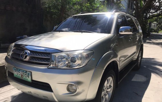 Sell Silver 2011 Toyota Fortuner in Manila-1