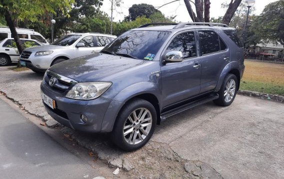 Selling Grey Toyota Fortuner 2006 in Manila-2