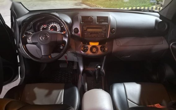 Silver Toyota Rav4 2006 for sale in Automatic-4