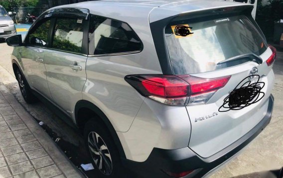 Selling Pearlwhite Toyota Rush 2018 in Marikina-1