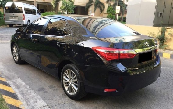 SellingBlack Toyota Corolla altis 2016 in Makati-7