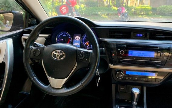 SellingBlack Toyota Corolla altis 2016 in Makati-9