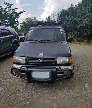 Toyota Revo 1999 Manual for sale 