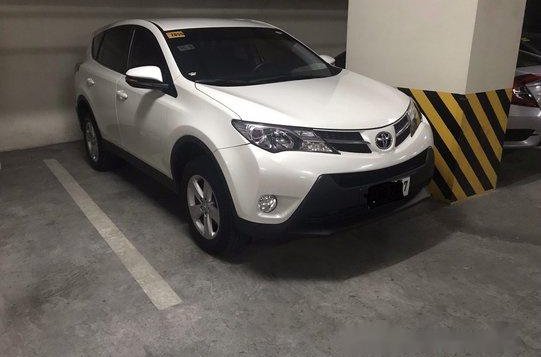White Toyota Rav4 2014 Automatic for sale