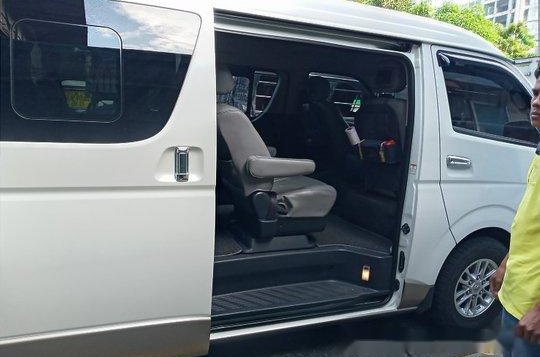 White Toyota Hiace 2015 Van for sale  -3