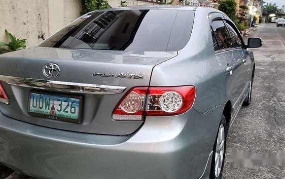 Sell Silver 2012 Toyota Corolla Altis at 61300 km -2
