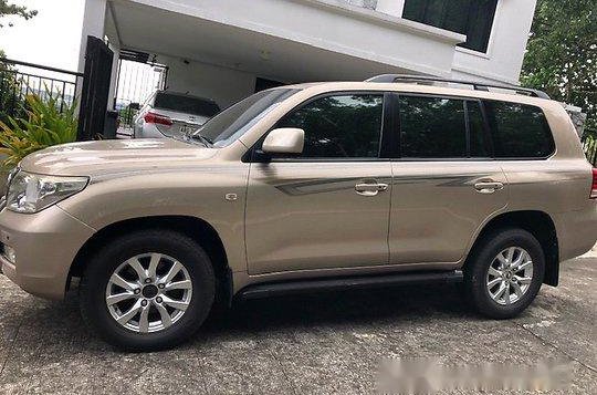 Selling Toyota Land Cruiser 2007 at 72673 km-1