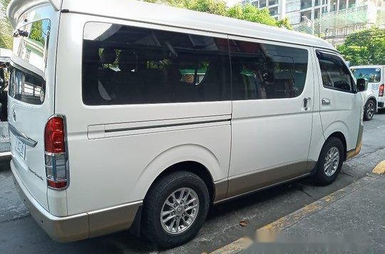 White Toyota Hiace 2015 Van for sale  -1