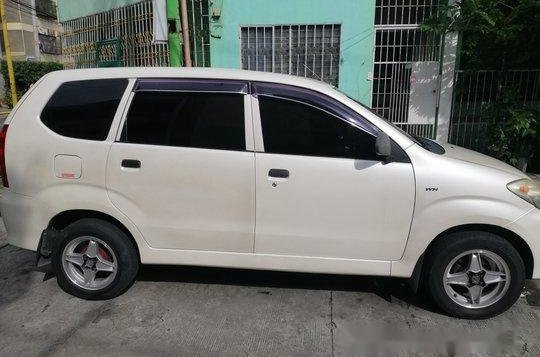 Sell White 2011 Toyota Avanza at 80000 km-3