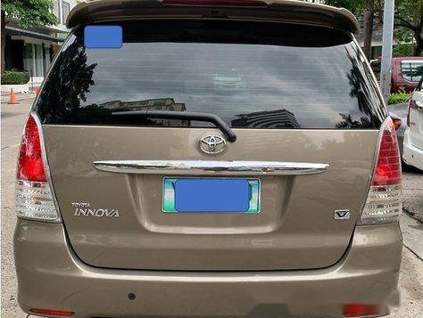 Beige Toyota Innova 2010 Automatic for sale -1