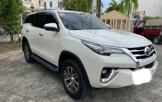 Selling Pearl White Toyota Fortuner 2018 in Manila-1