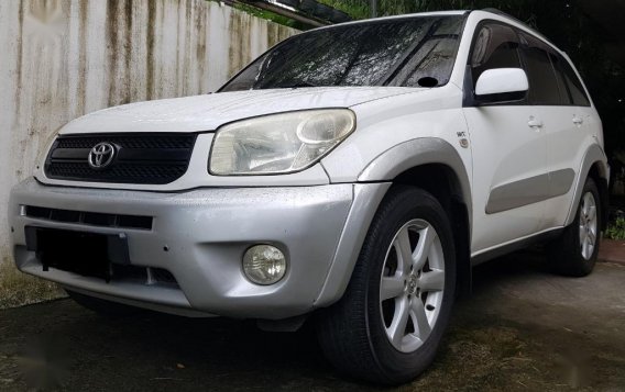 Sell White 2004 Toyota Rav4 in Manila