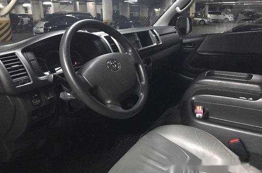 White Toyota Hiace 2018 at 5000 km for sale-8