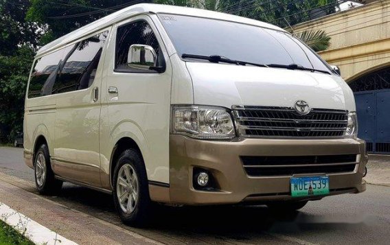 Selling White Toyota Hiace 2014 in Quezon City