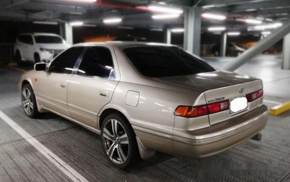 Selling Beige Toyota Camry 2000 Automatic Gasoline -3