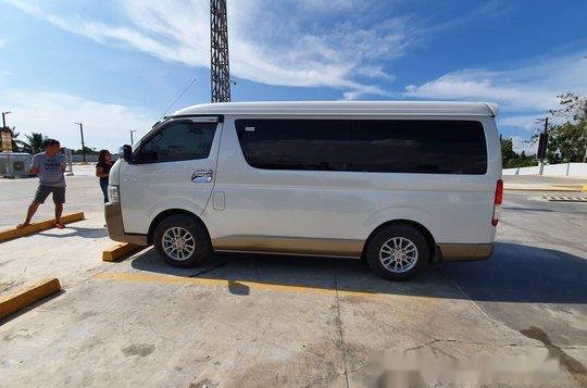 White Toyota Hiace 2016 for sale in Cagayan De Oro -5