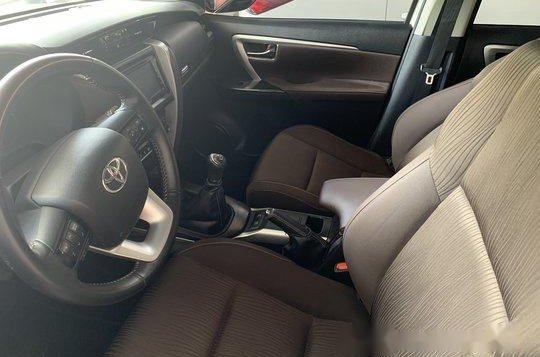 Selling White Toyota Fortuner 2018 in Quezon City-7