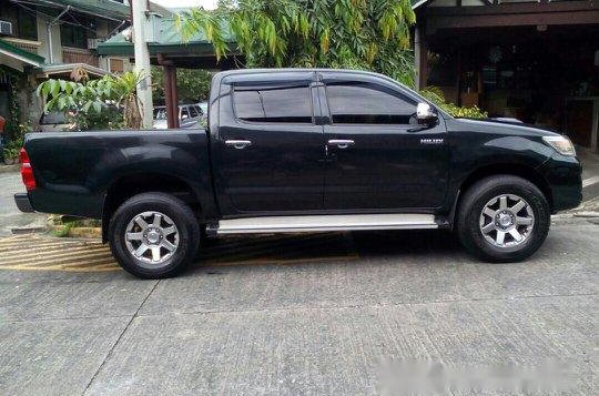 Black Toyota Hilux 2014 for sale in Quezon City -3