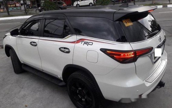 Selling White Toyota Fortuner 2016 Automatic Diesel -3