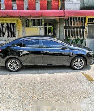 Black Toyota Corolla Altis 2014 Automatic for sale -1