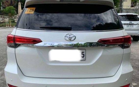 Selling Pearl White Toyota Fortuner 2018 in Manila-3