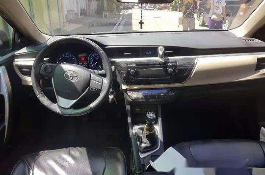 Sell 2015 Toyota Corolla Altis at 55000 km -5