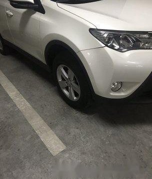White Toyota Rav4 2014 Automatic for sale-4