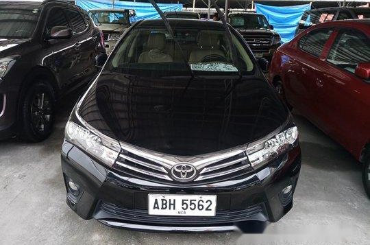 Selling Black Toyota Corolla Altis 2015 in Las Pinas -1
