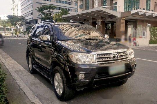 Sell Black 2010 Toyota Fortuner Automatic Gasoline 