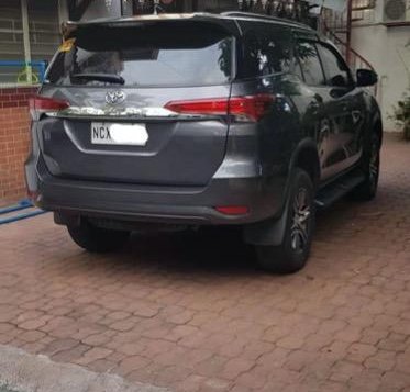 Sell Grey 2016 Toyota Fortuner in Parañaque-4