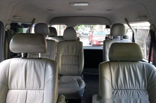 White Toyota Hiace 2015 Van for sale  -7
