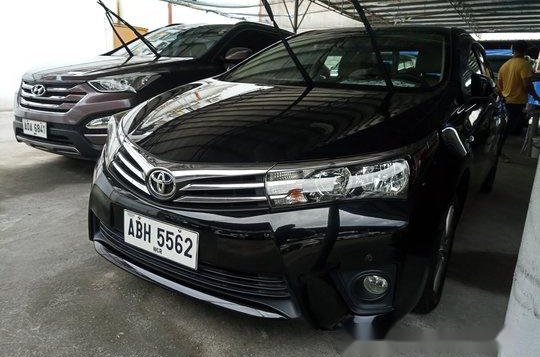 Selling Black Toyota Corolla Altis 2015 in Las Pinas -2
