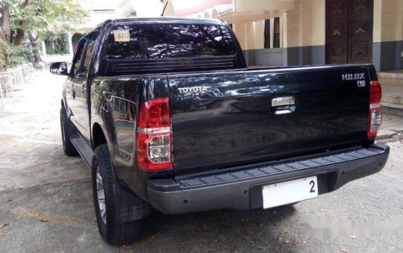 Black Toyota Hilux 2014 for sale in Quezon City -7