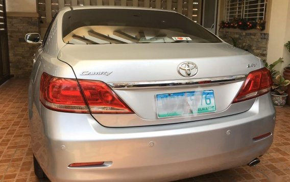 Silver Toyota Camry 2010 for sale in Parañaque-3