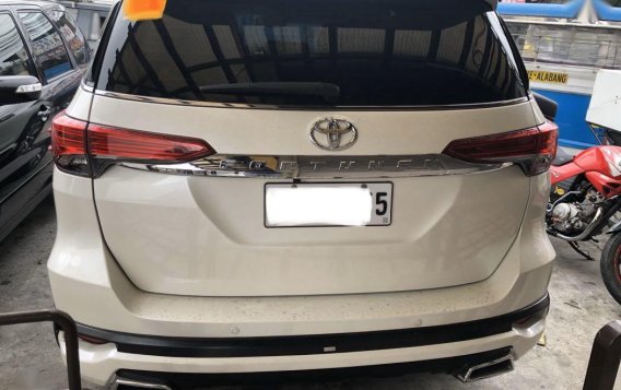 White Toyota Fortuner 2018 for sale in Automatic-3