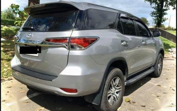 Selling Silver Toyota Fortuner 2019 in Quezon City-7