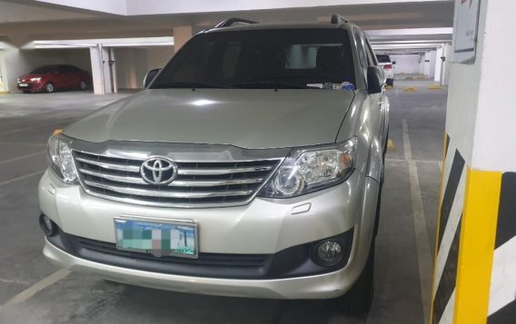 Pearlwhite Toyota Fortuner 2012 for sale in Mandaluyong City