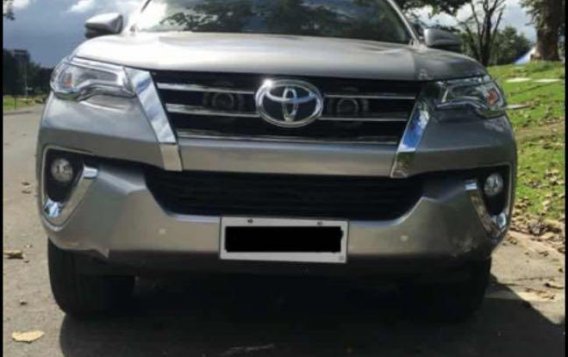 Selling Silver Toyota Fortuner 2019 in Quezon City-4