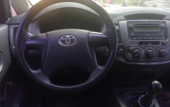 Selling White Toyota Innova 2015 in Pasig-5