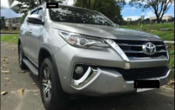 Selling Silver Toyota Fortuner 2019 in Quezon City-3