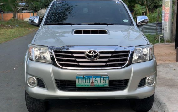 Selling Pearlwhite Toyota Hilux 2013 in Meycauayan