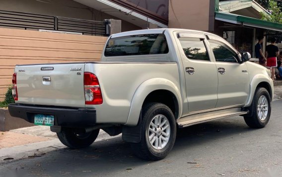 Selling Pearlwhite Toyota Hilux 2013 in Meycauayan-3
