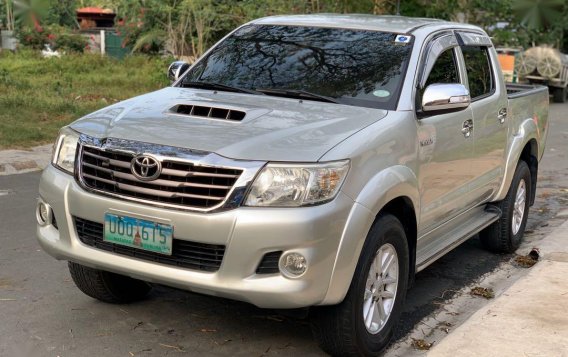 Selling Pearlwhite Toyota Hilux 2013 in Meycauayan-5