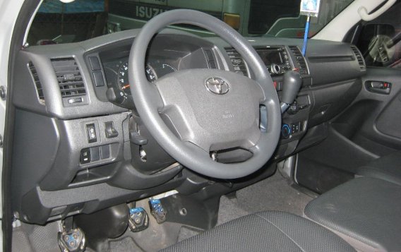 Selling Silver Toyota Hiace 2016 in Manila-3