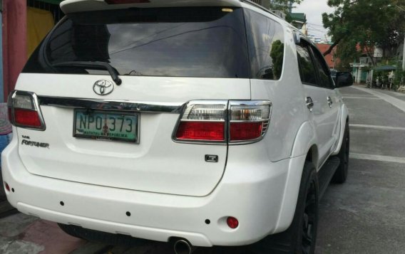 Toyota Fortuner 2009 for sale in Quezon City -4